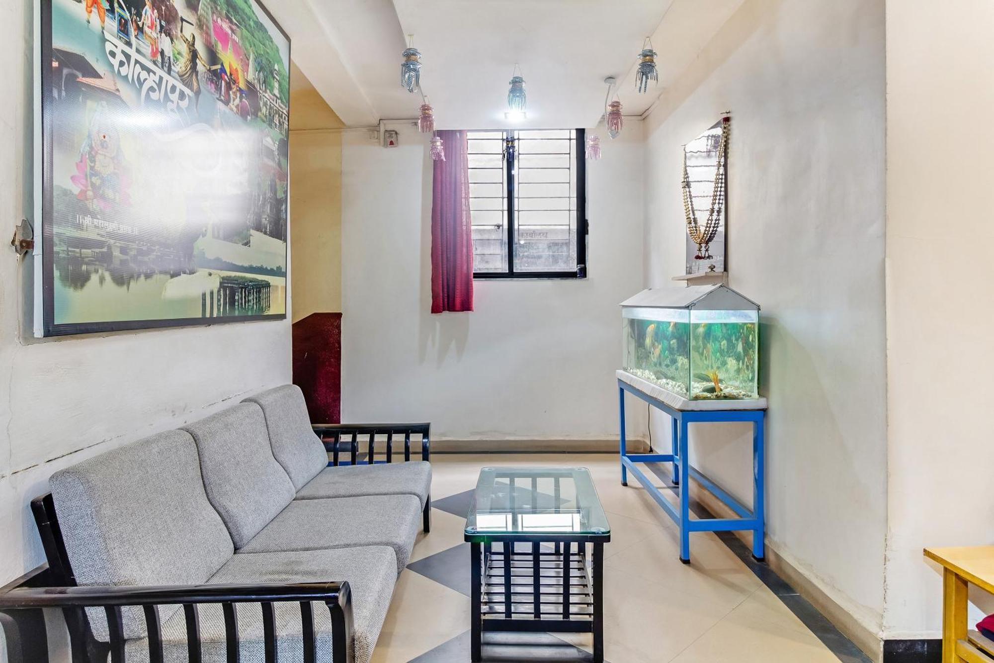 Отель Spot On Harihar Lodging And Yatri Niwas Колхапур Экстерьер фото