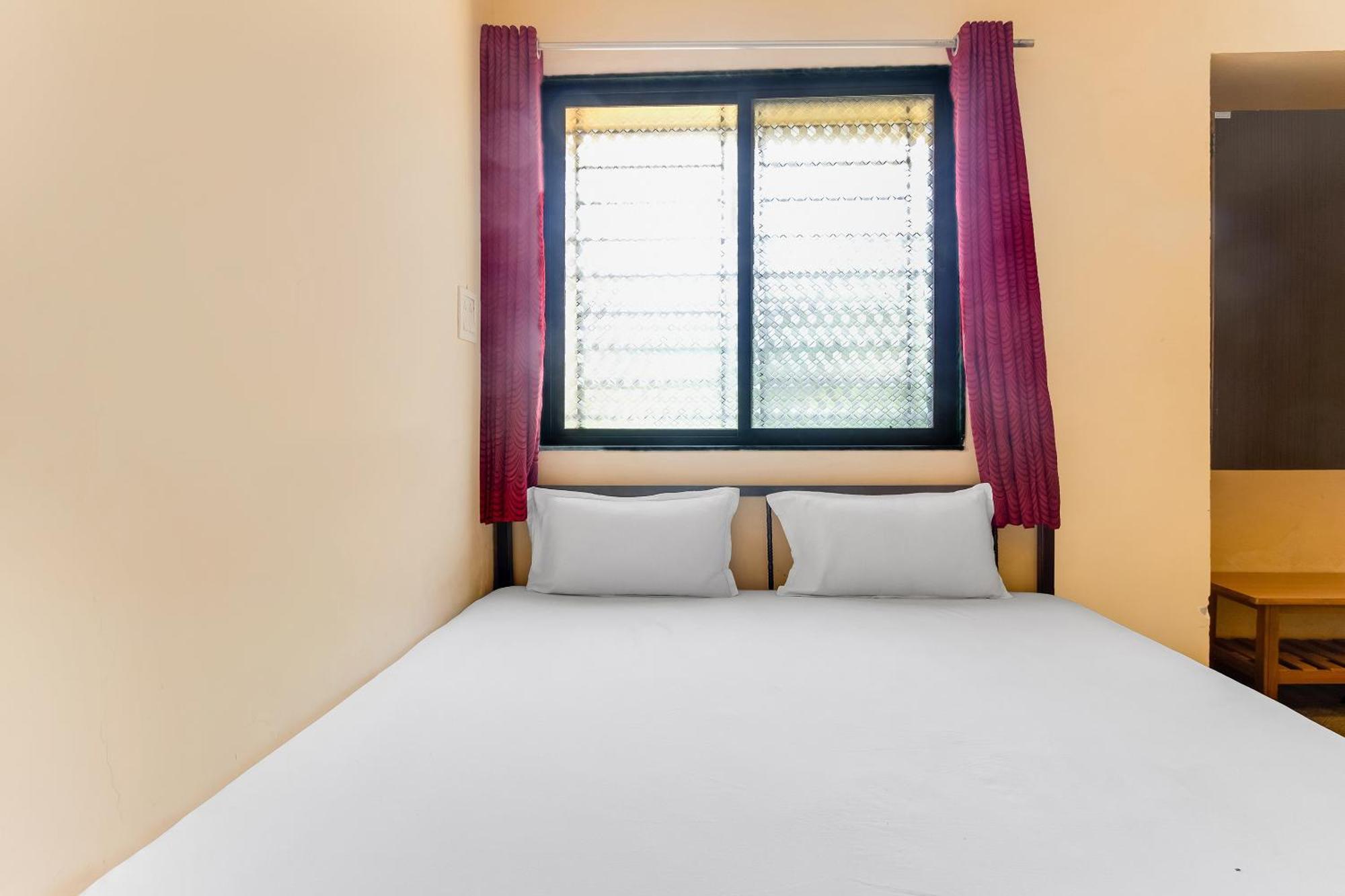 Отель Spot On Harihar Lodging And Yatri Niwas Колхапур Экстерьер фото